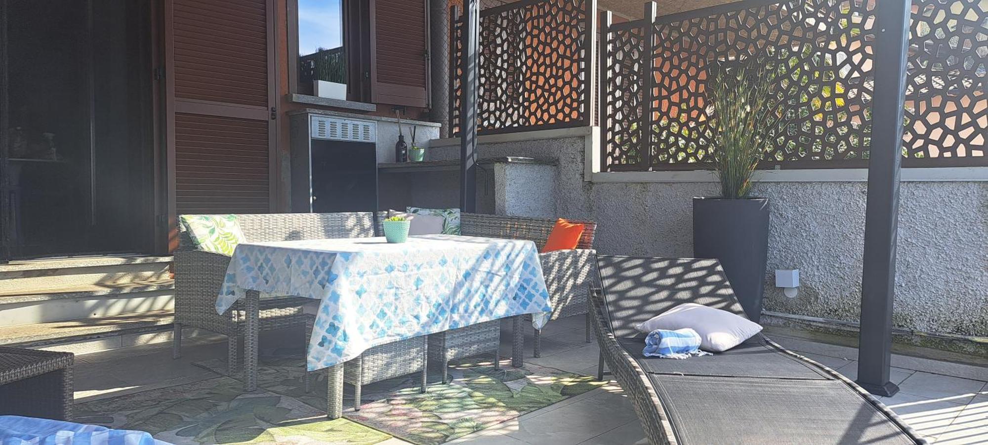 Dream Lake Panorama, Garage In The Center Of Varenna Exterior photo